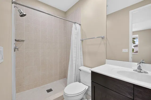 Residence photo 32