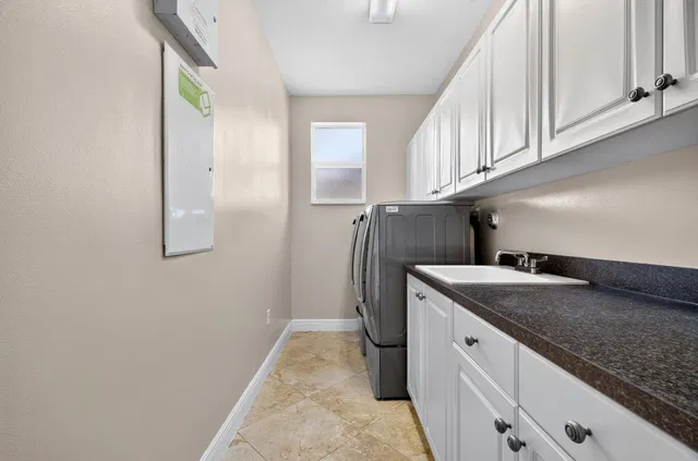 Residence photo 36