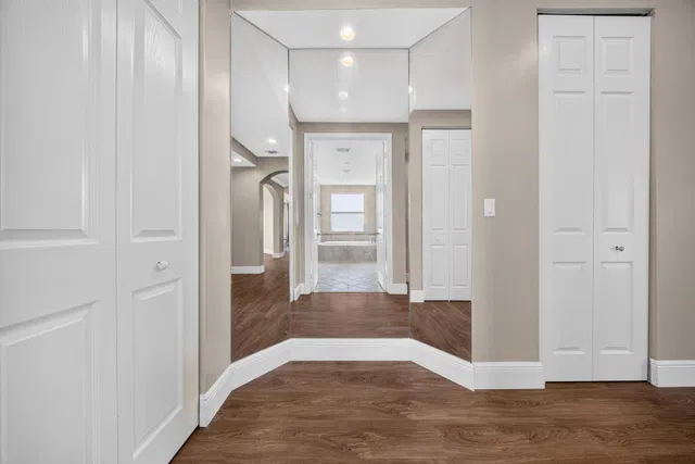 Residence photo 90