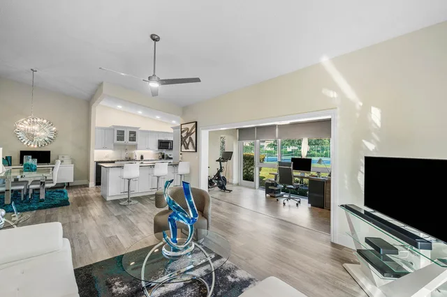Residence photo 6