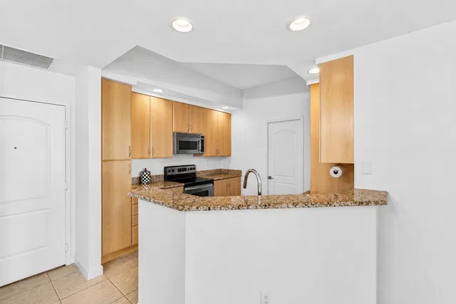 One City Plaza Unit 1119 photo 5
