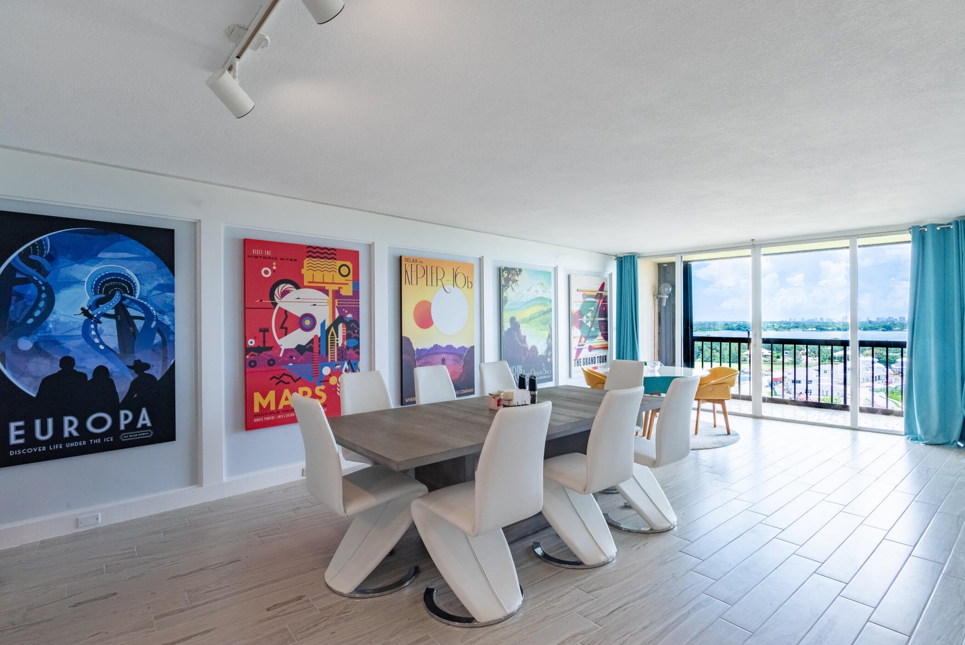 Unit 1405 photo 5