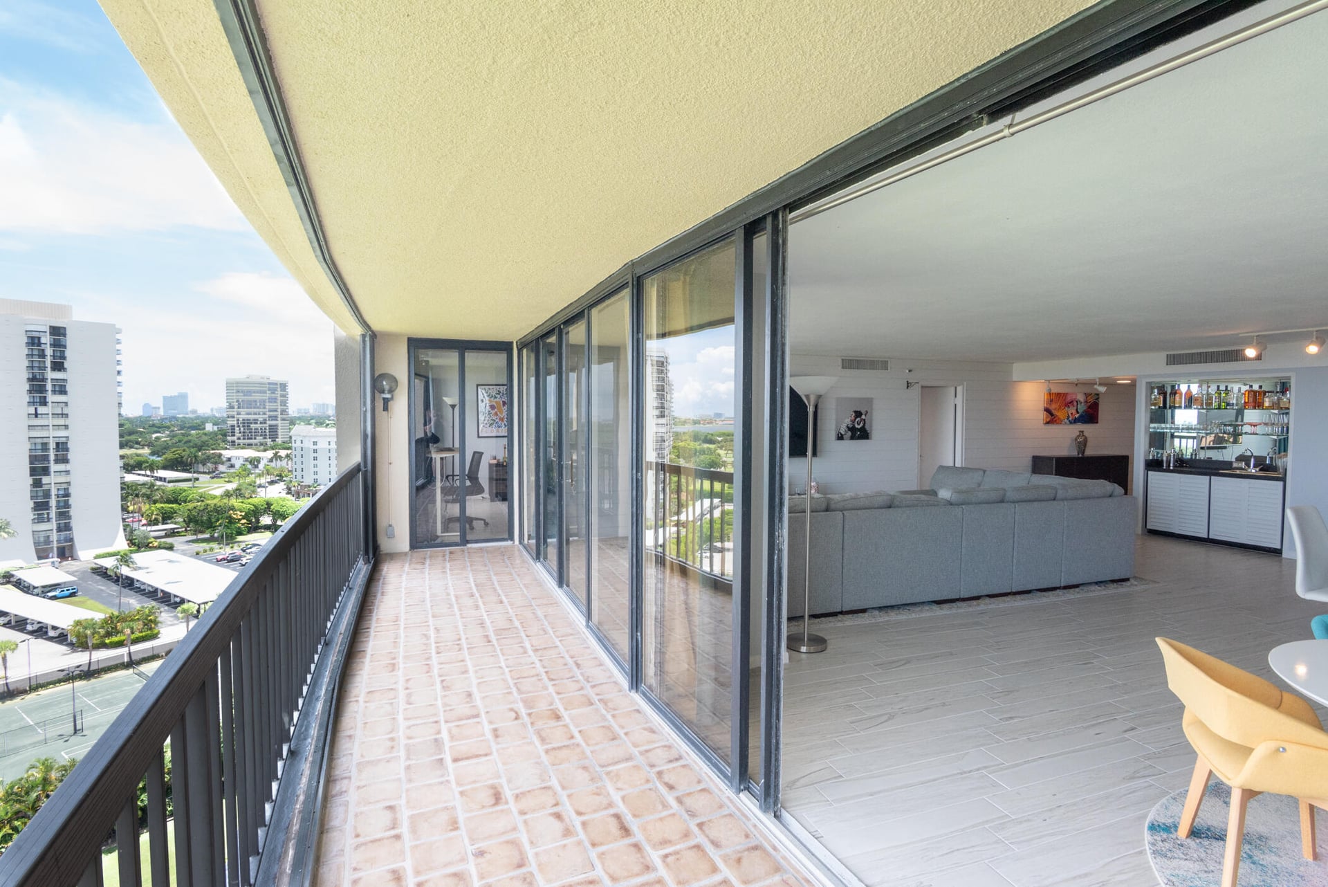 Unit 1405 photo 8
