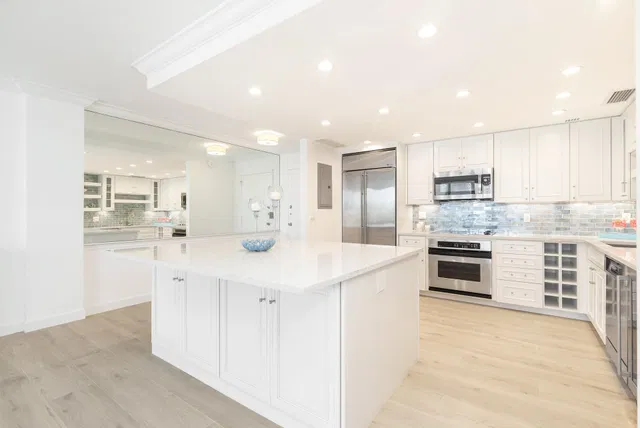 Island House Condos Unit 6c photo 5