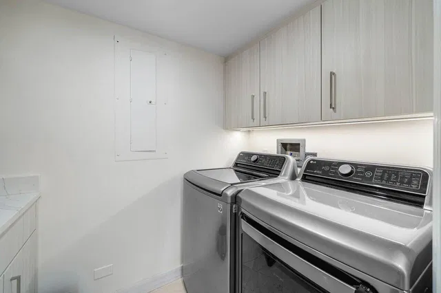  Unit 903 photo 33