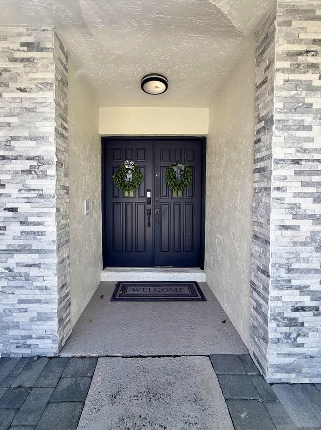 Residence photo 2