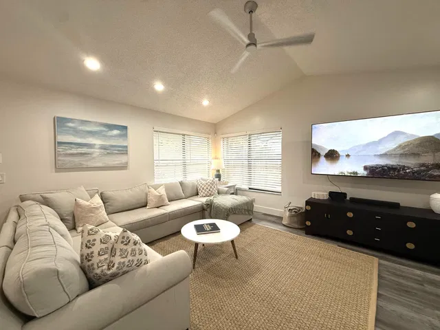 Residence photo 12