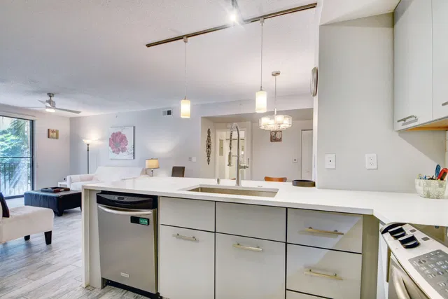 Courtyards in Cityplace Unit 208 photo 6