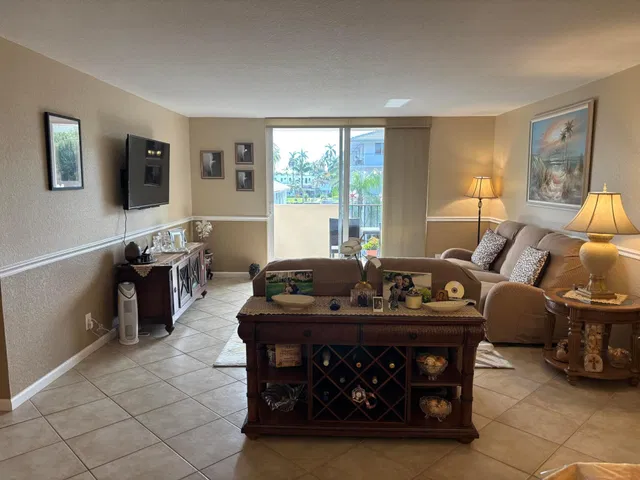 Boca Raton Unit 3c photo 4