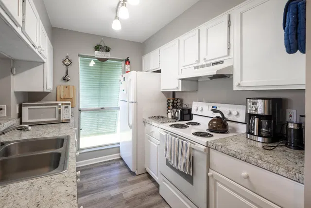 PGA National Palm Beach Gardens Unit 184 photo 8