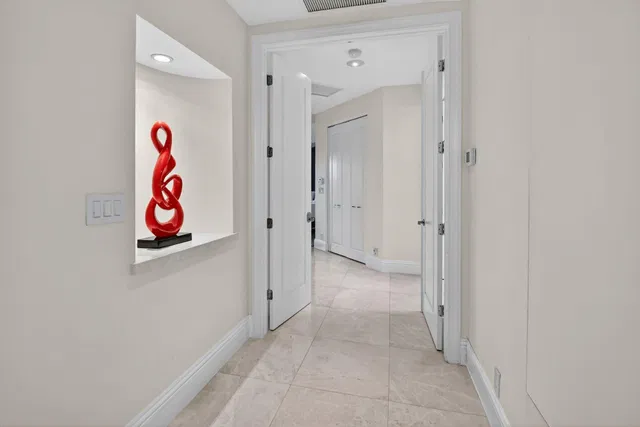 Residence photo 24