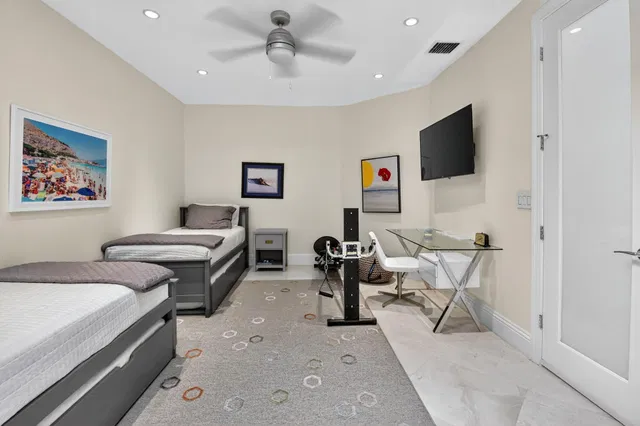 Residence photo 36