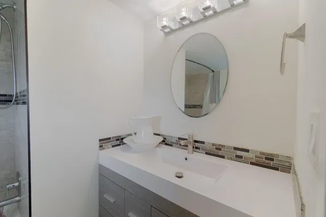  Unit 602 photo 7