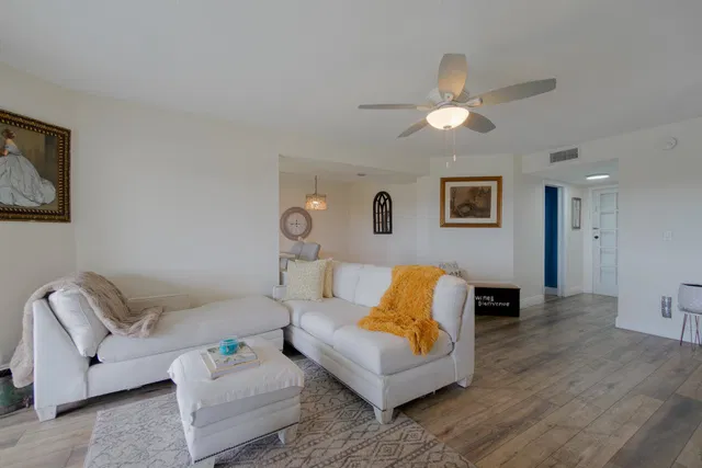  Unit 602 photo 11