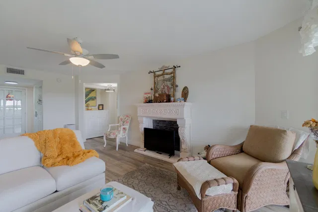  Unit 602 photo 12