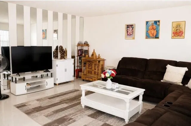 Residence photo 2