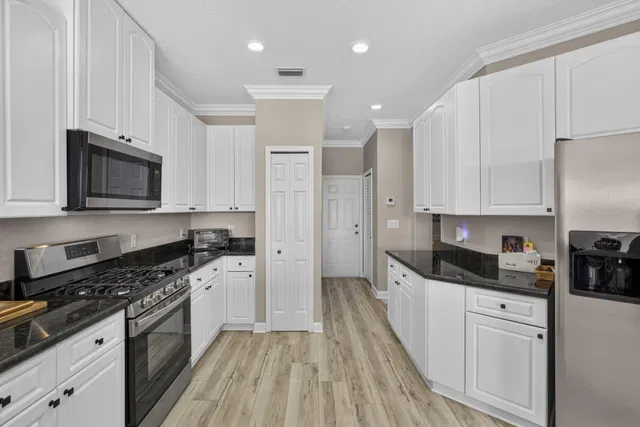  Residence photo 16