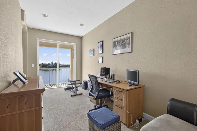  Residence photo 26