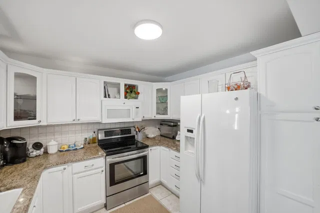  Residence photo 15