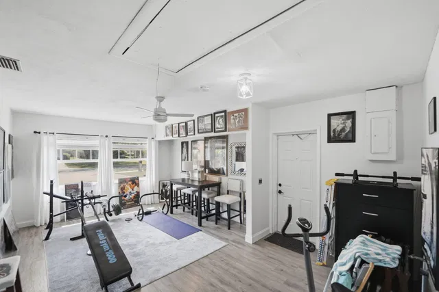  Residence photo 30