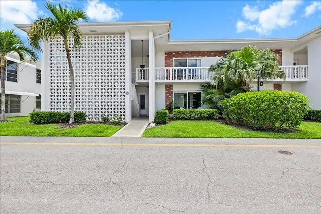 South Palm Beach Unit F2 photo 4