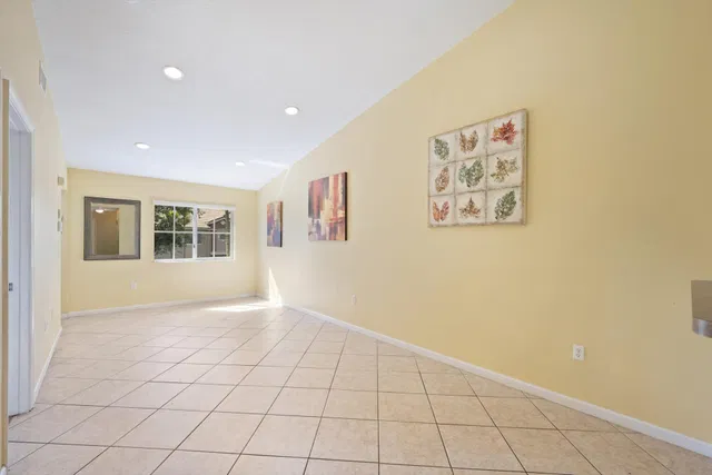  Unit 202 photo 4