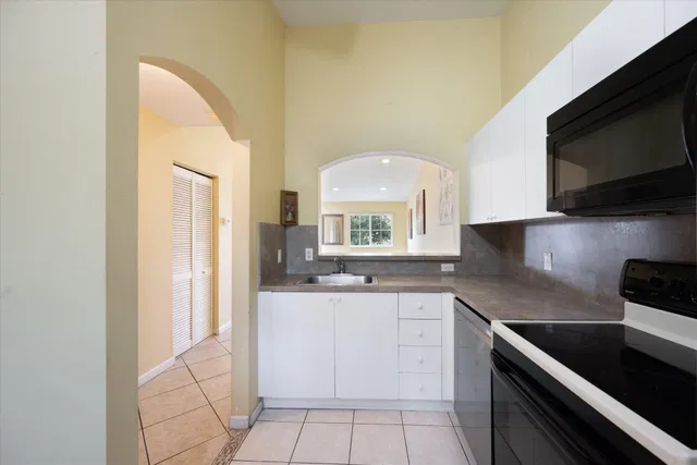  Unit 202 photo 8