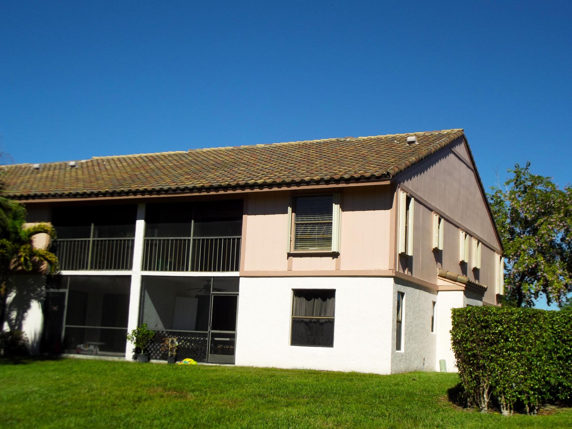 Unit 2140 photo 4