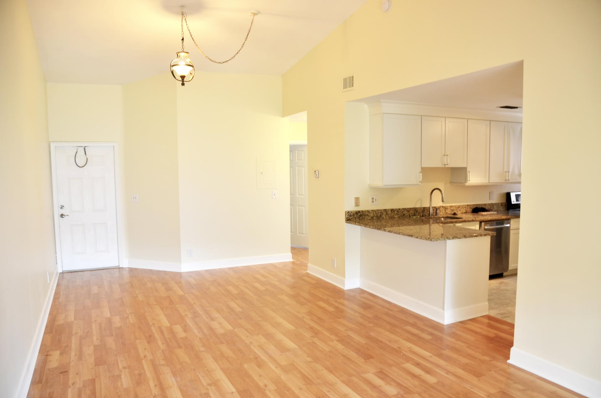 Unit 2140 photo 9