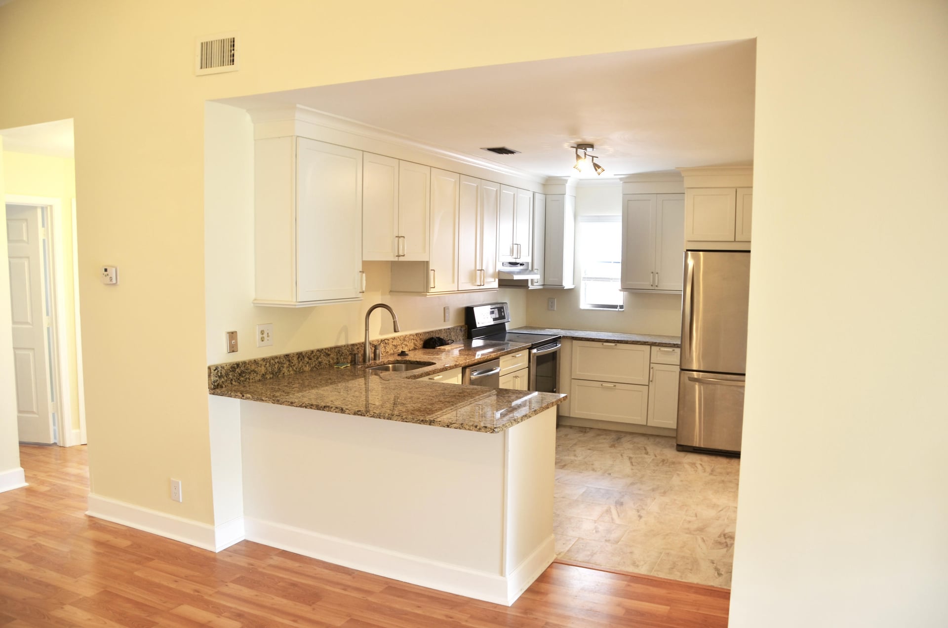 Unit 2140 photo 10
