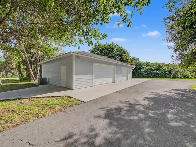  Residence photo 4