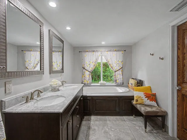  Residence photo 26