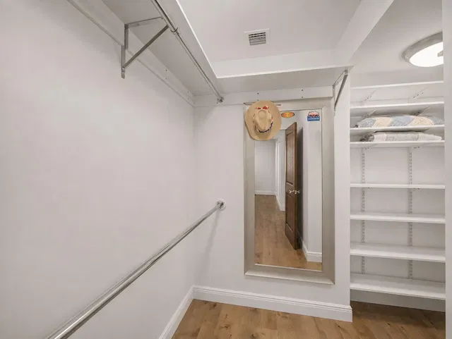  Residence photo 30