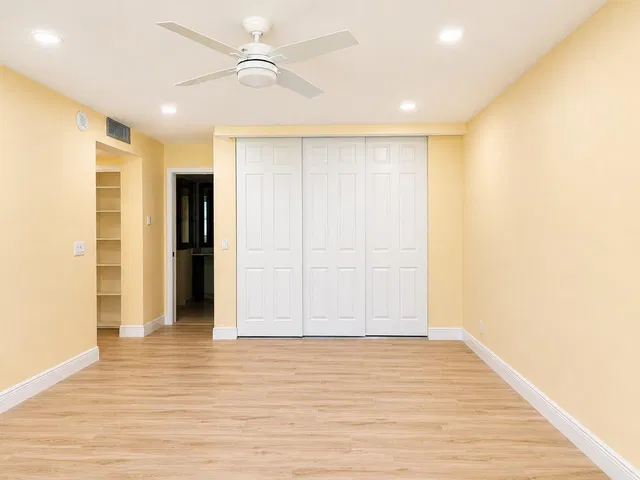 South Palm Beach Unit 103 photo 33