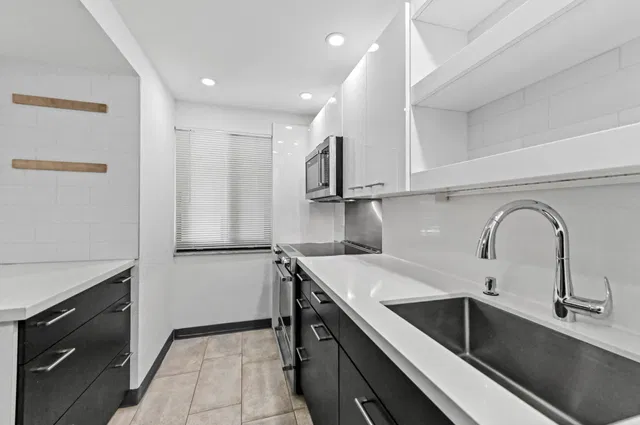 Unit #202 photo 6