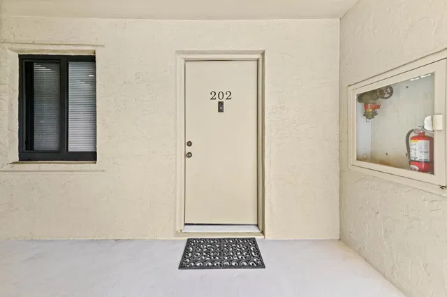 Unit #202 photo 33