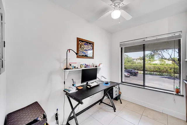 Unit 416 photo 11