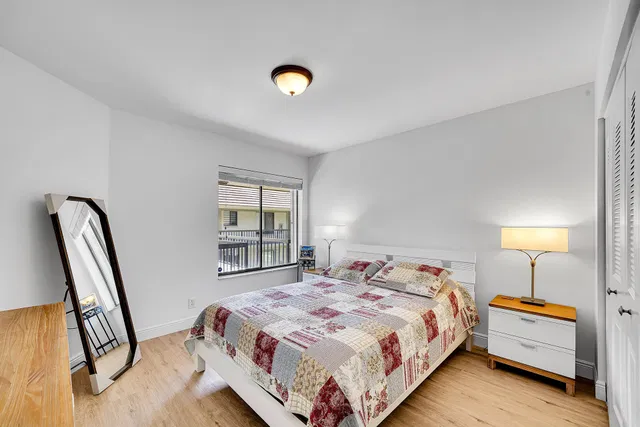Unit 416 photo 17