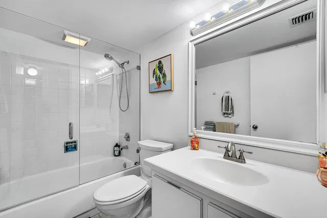 Unit 416 photo 19
