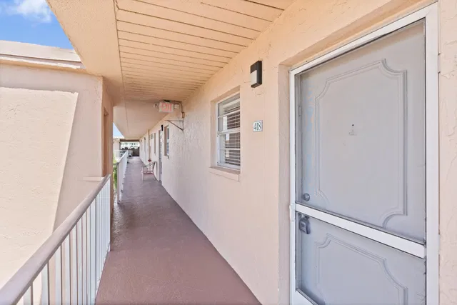  Unit 418 photo 8