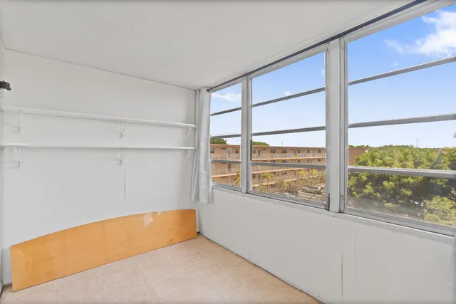 Unit 418 photo 15