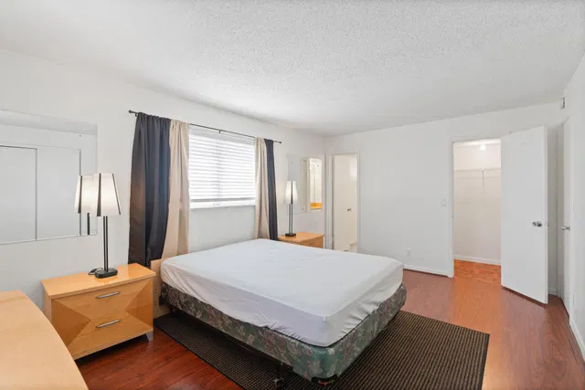  Unit 418 photo 21