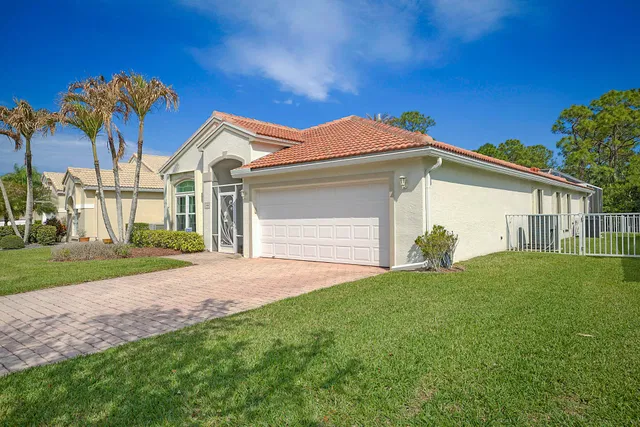 Residence photo 3