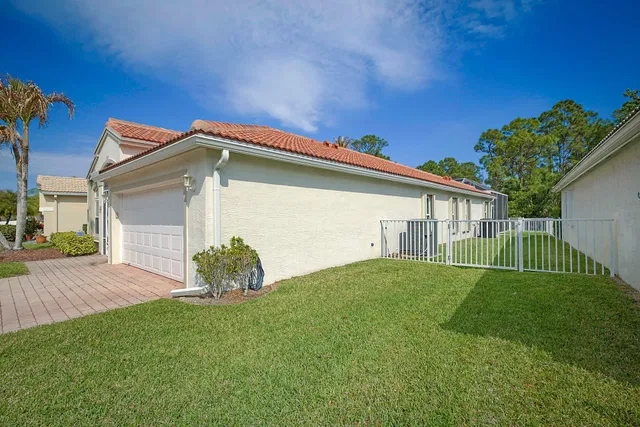 Residence photo 5
