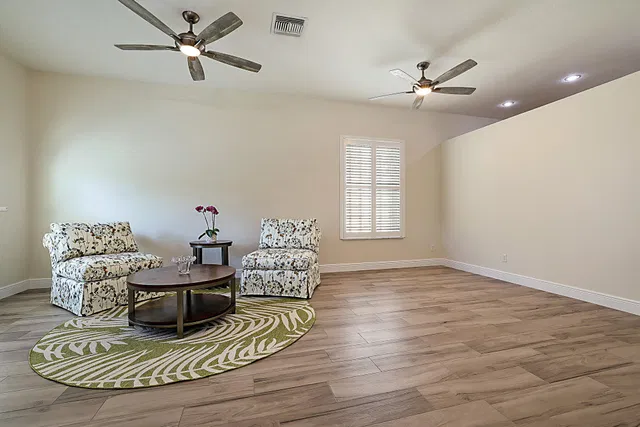 Residence photo 9