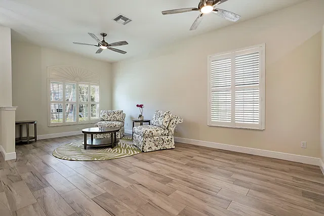 Residence photo 12