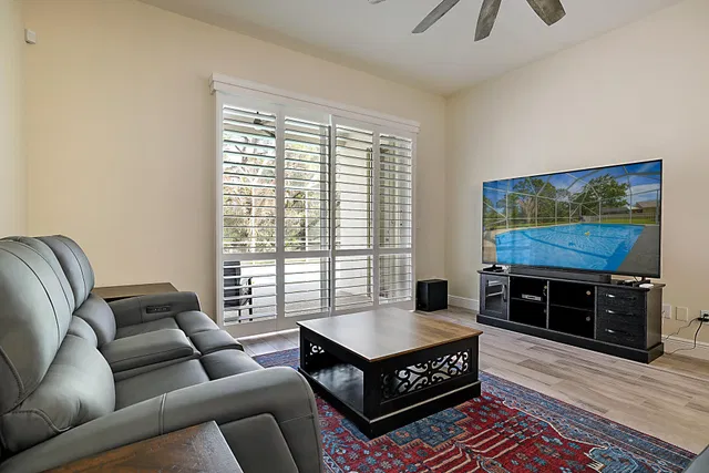 Residence photo 19