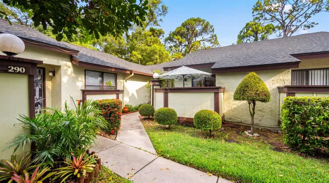 Residence photo 2