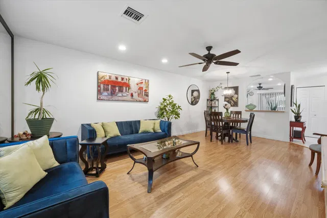 Residence photo 6