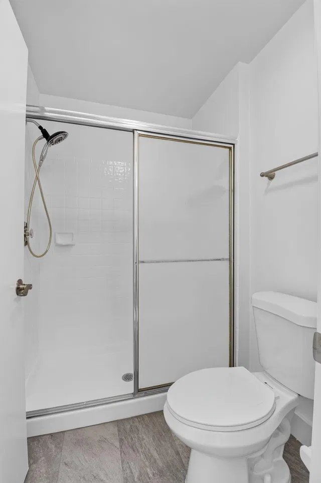  Unit F photo 17